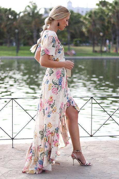 VESTIDO FLORES & VOLANTES