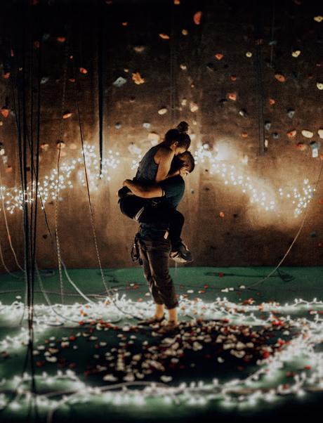 Le pidió matrimonio a su novia de forma muy romantica, escalando