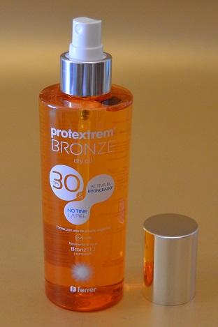 Una piel radiante y bronceada este verano con los productos solares de PROTEXTREM