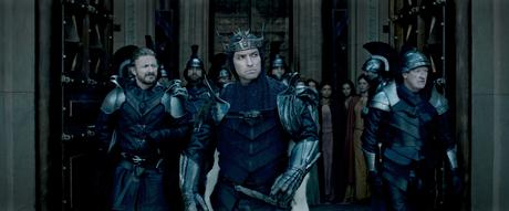 Crítica | “Rey Arturo: La Leyenda de Excalibur”, más videoclip que película