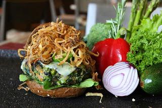 “The Burger Market” continúa con éxito en el Hotel Real Intercontinental