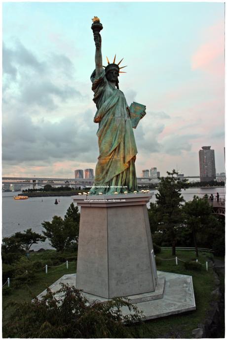 De Nueva York a París y de París a Tokio pasando por Barcelona (serie “Las damas de la libertad: las estatuas de Miss Liberty alrededor del mundo”)