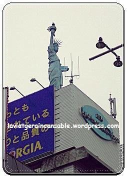 De Nueva York a París y de París a Tokio pasando por Barcelona (serie “Las damas de la libertad: las estatuas de Miss Liberty alrededor del mundo”)