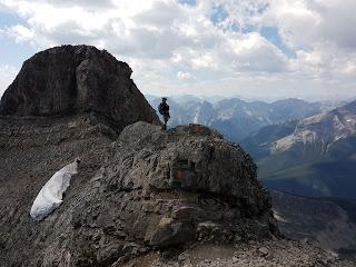 SENDERISMO EN BANFF: CASCADE MOUNTAIN (2998 m)