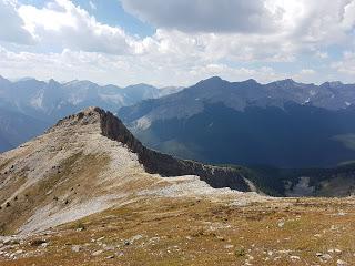 SENDERISMO EN BANFF: CASCADE MOUNTAIN (2998 m)