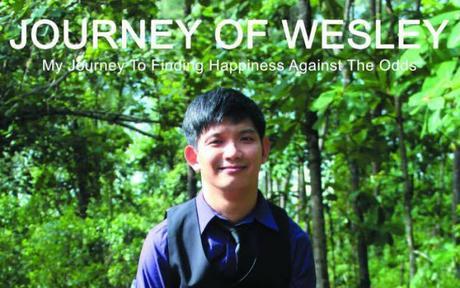 Hombre con parálisis cerebral pasa cinco años escribiendo libro con sólo un dedo del pie