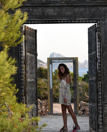 LAS PUERTAS DEL CIELO