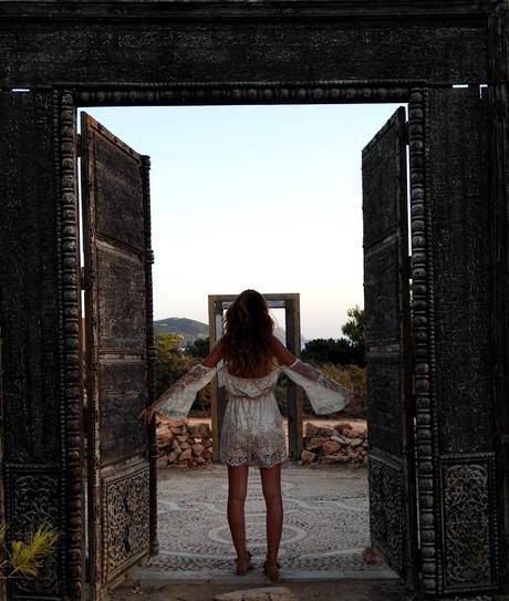 LAS PUERTAS DEL CIELO