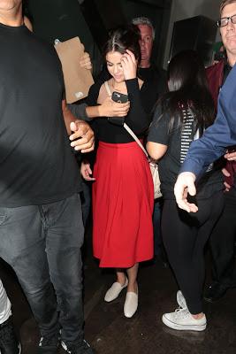 Selena Gomez con un look mortal