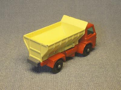 Camión Ford con tolva