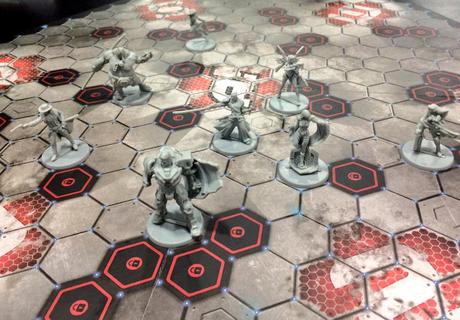 Figuras de plástico y blog oficial para Aristeia!