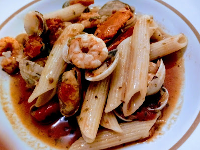 Pasta (penne) con sabor a mar