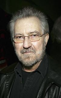 HOMENAJE TOBE HOOPER (1943-2017) 74 AÑOS