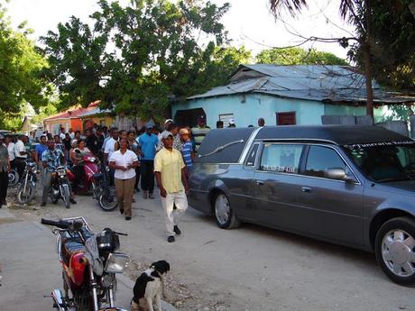 Sepultan en Neiba restos de Gómez Segura, asesinado en su predio agrícola.