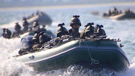 Corea del Norte advierte tener la capacidad de hundir a Estados Unidos bajo las aguas.