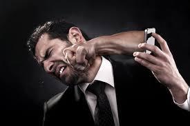 ¿Qué simboliza soñar con criticar?