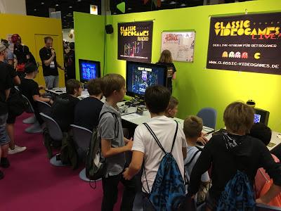 Crónica de la zona retro en Gamescom 2017: el 'homebrew' español vuelve a brillar con luz propia