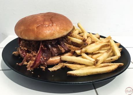 Hamburguesas Reales, y no por monárquicas.