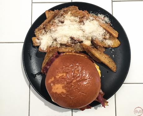 Hamburguesas Reales, y no por monárquicas.