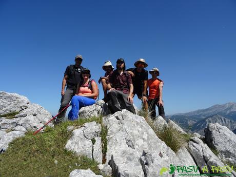 Ruta al CABEZA LA POLVOROSA, CABEZA EL ROBECU y LLAMEDO desde ARENAS DE CABRALES