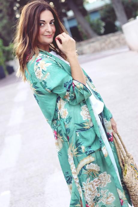 Como combinar un kimono largo