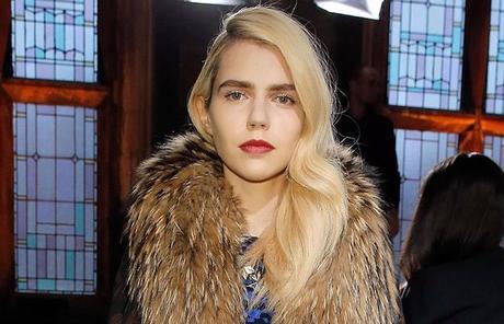 cabello rubio tiente