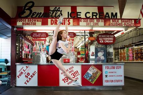 Cuando los niños se ponen a bailar en lugares publicos -Fotografías originales