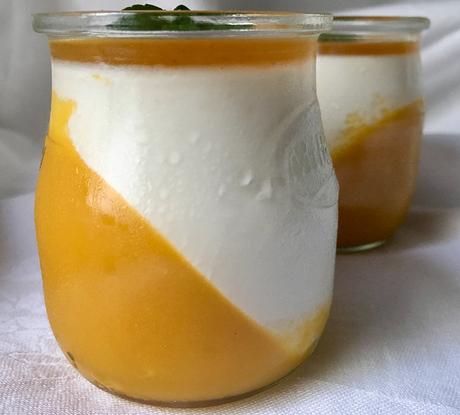 Pannacotta de mango y maracuyá