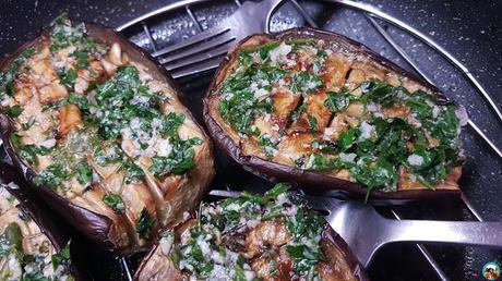 Berenjenas asadas con finas hierbas