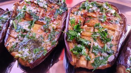 Berenjenas asadas con finas hierbas Berenjenas asadas con finas hierbas