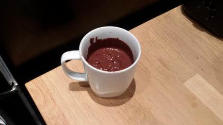 Mug cake de chocolate sin harina ni azúcar