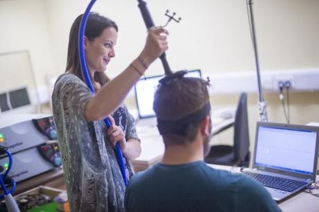 Qué hace al bostezo contagioso e inevitable