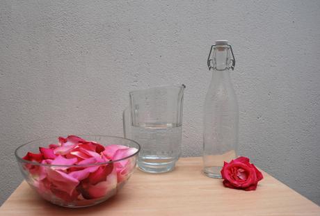 Agua de rosas como tónico