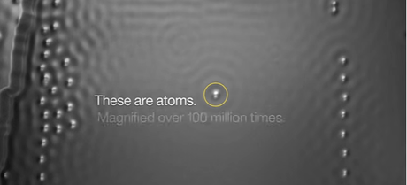 Un chico y su átomo, el cortometraje más pequeño del planeta