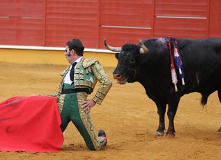 TRIPLE SALIDA A HOMBROS CON EL PALCO PRESIDENCIAL COMO PROTAGONISTA