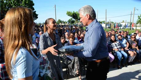 Presidió Díaz-Canel comienzo del curso escolar 2017-2018