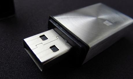 Cómo se guardan los datos en la era moderna? USB U Online?