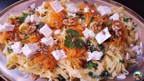 Tagliatelle con calabaza y queso feta
