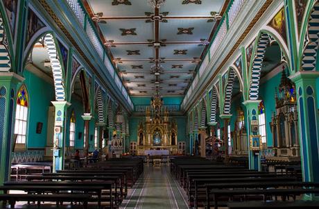 Zaruma, olor a café, minería y casas de colores