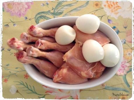 Pollo con salsa de huevo