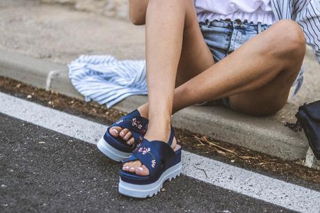 EMBROIDERED PLATFORM