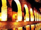 Soñar acueducto: Organiza pensamientos.