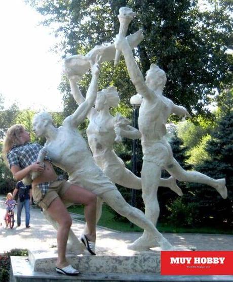 Momentos graciosos con estatuas (20 fotos)