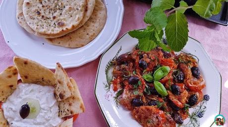 Tomates asados con aceitunas