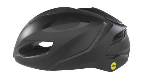 La línea jawbraker de Oakley se extiende a cascos y ropa de ciclismo