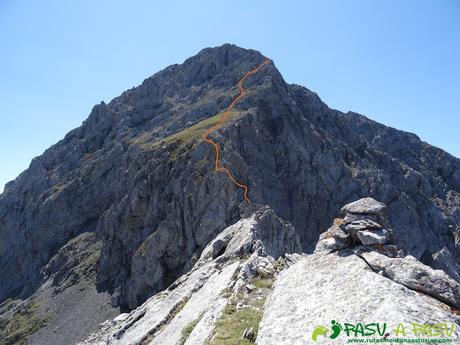 Ruta Peña Ubiña por la Arista Norte: Prau Capón