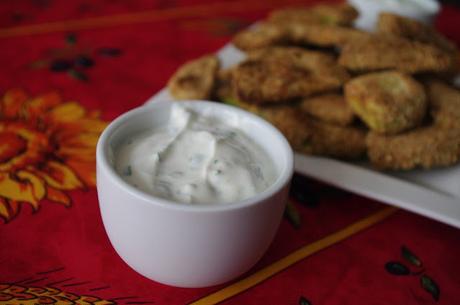 CRUJIENTES DE AGUACATE CON SALSA DE CILANTRO