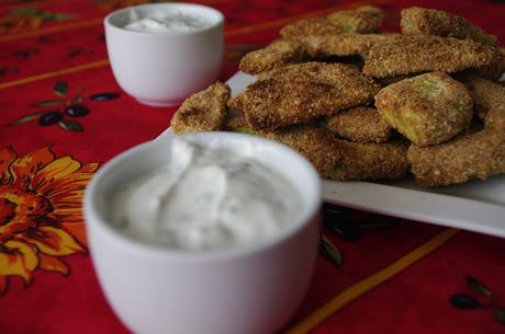 CRUJIENTES DE AGUACATE CON SALSA DE CILANTRO