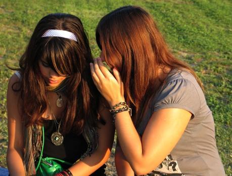 La tendencia a autolesionarse de los jóvenes jovenes-cuchicheando