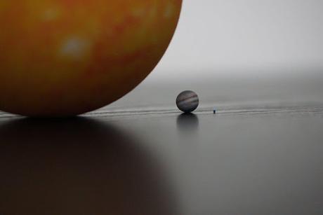 Adornando la habitación con el sistema solar en 3D